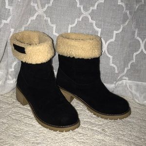 Black suede fuzzy winter boots. Size 7/7.5